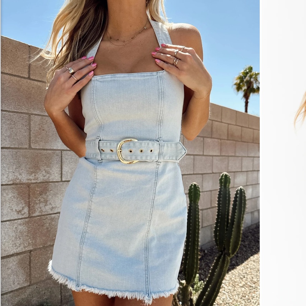 DUNCAN HALTER DRESS - NEW WITH TAGS! Medium! 
Show Me Your Mumu